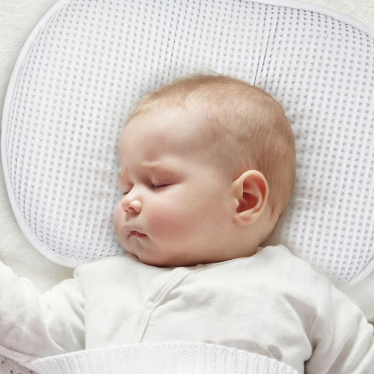 Bonbijou Snug Washable Infant Pillow